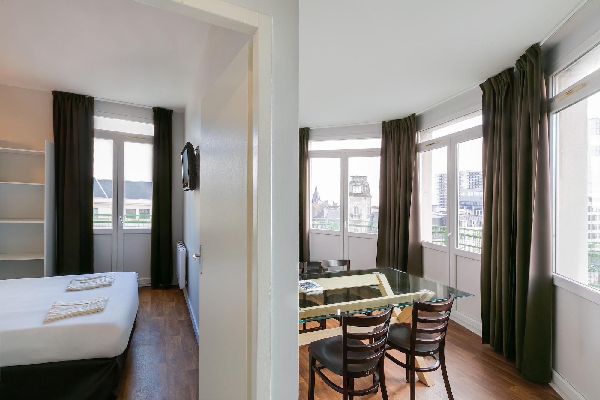 Hotel Foch Nancy Gare ภายนอก รูปภาพ