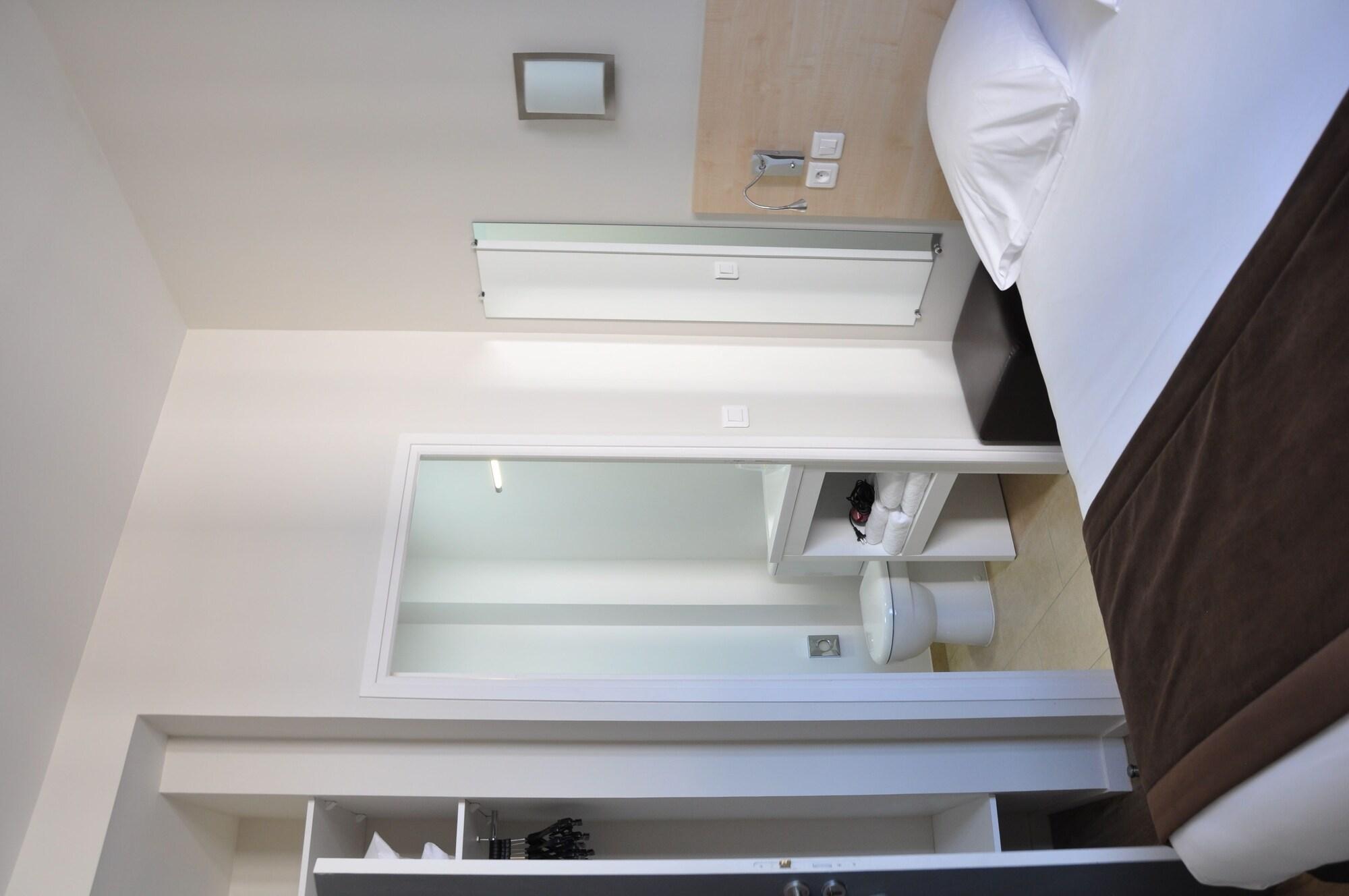 Hotel Foch Nancy Gare ภายนอก รูปภาพ