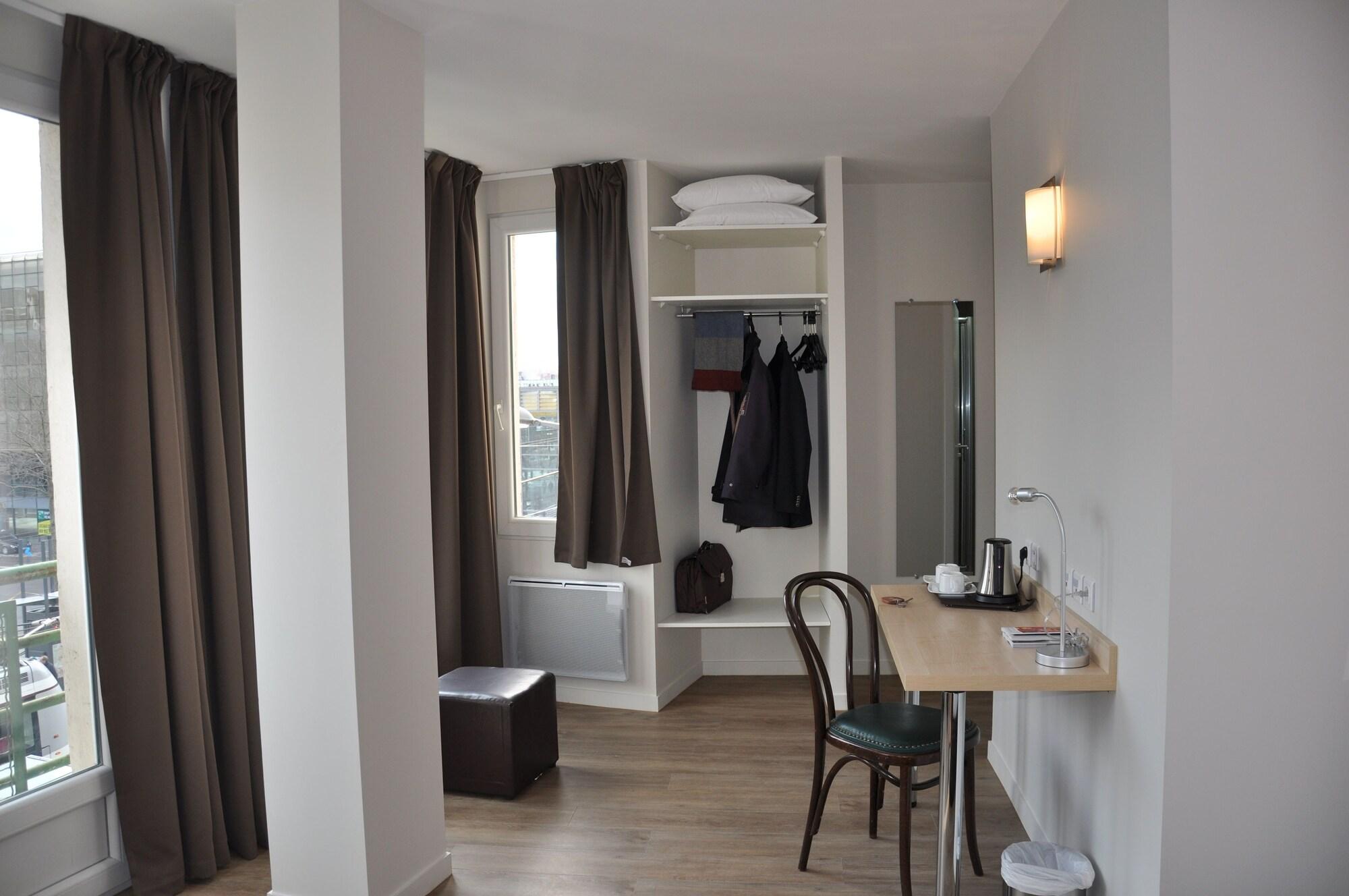Hotel Foch Nancy Gare ภายนอก รูปภาพ