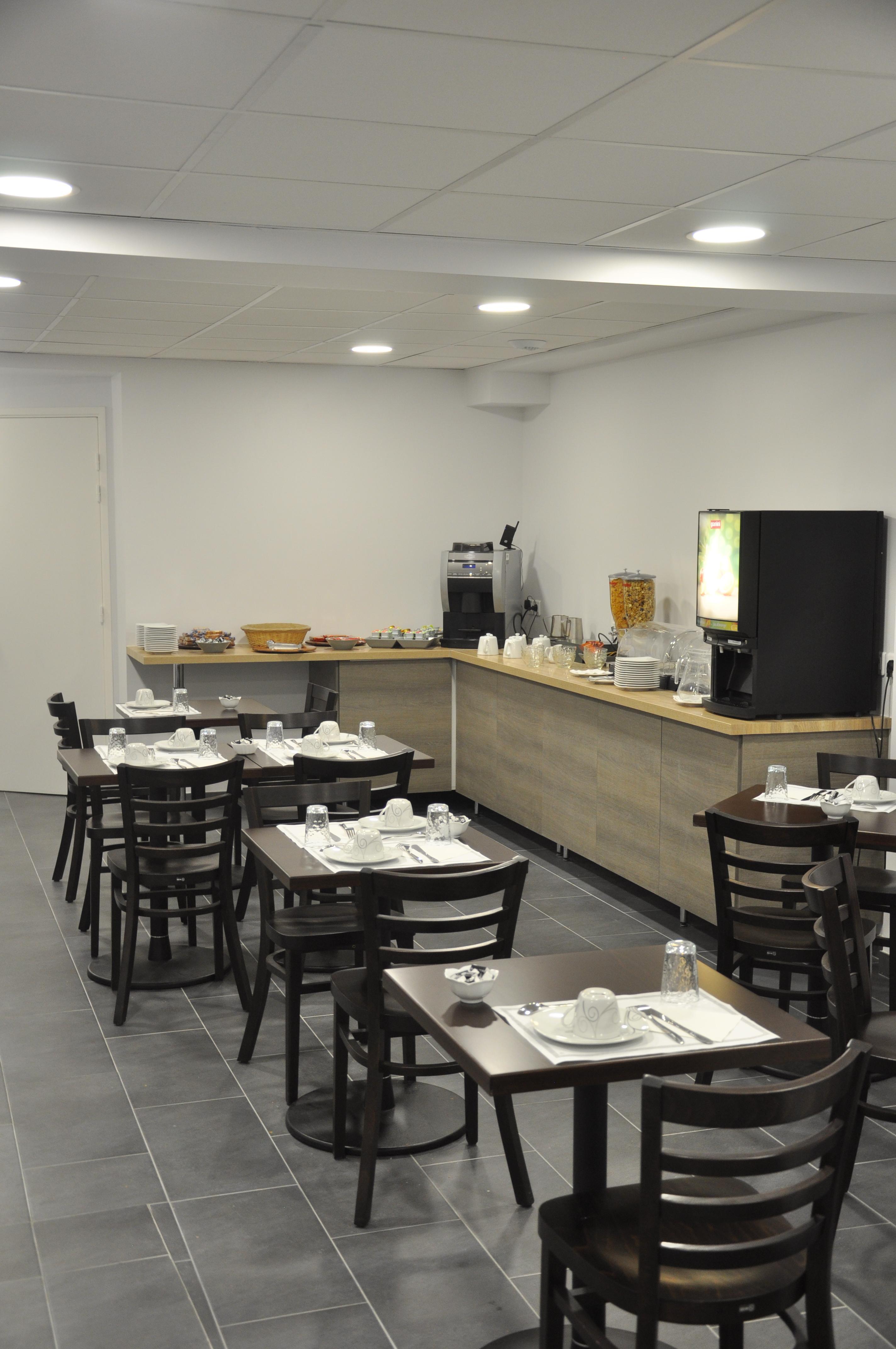 Hotel Foch Nancy Gare ภายนอก รูปภาพ