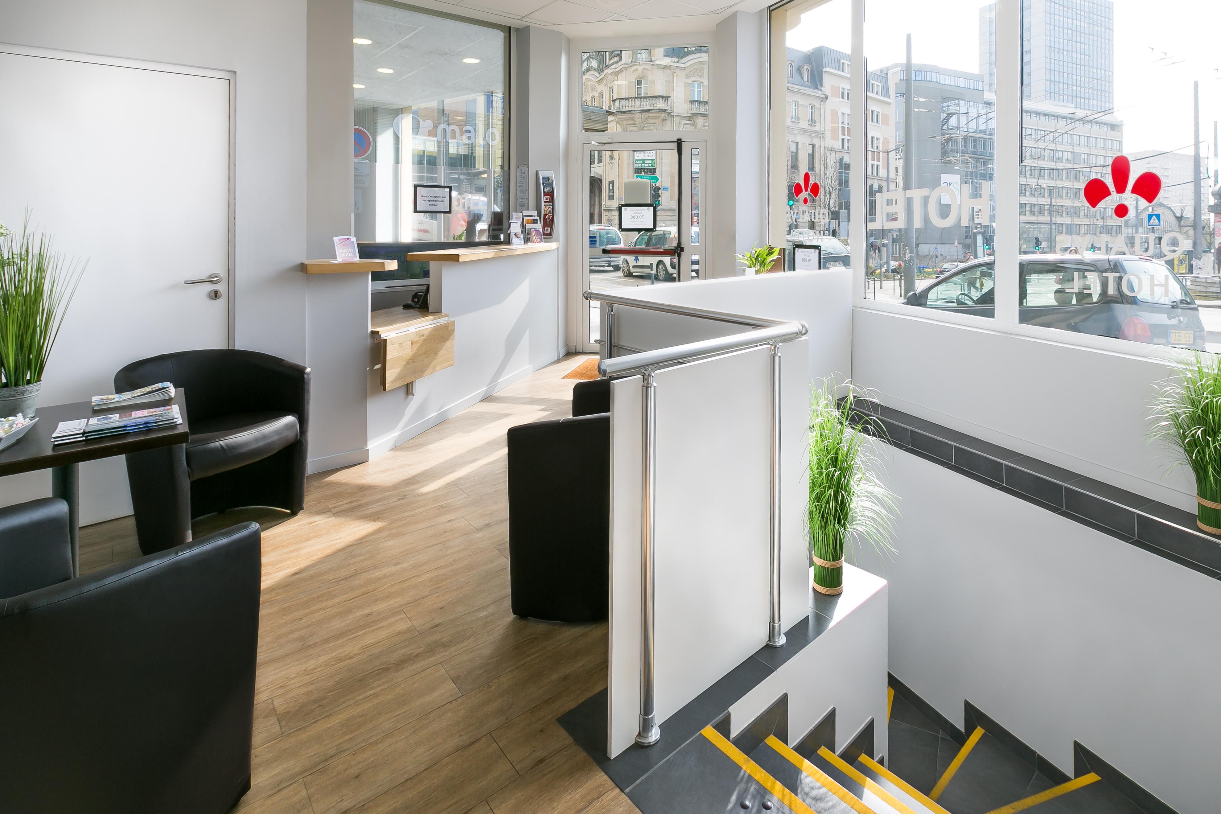 Hotel Foch Nancy Gare ภายนอก รูปภาพ