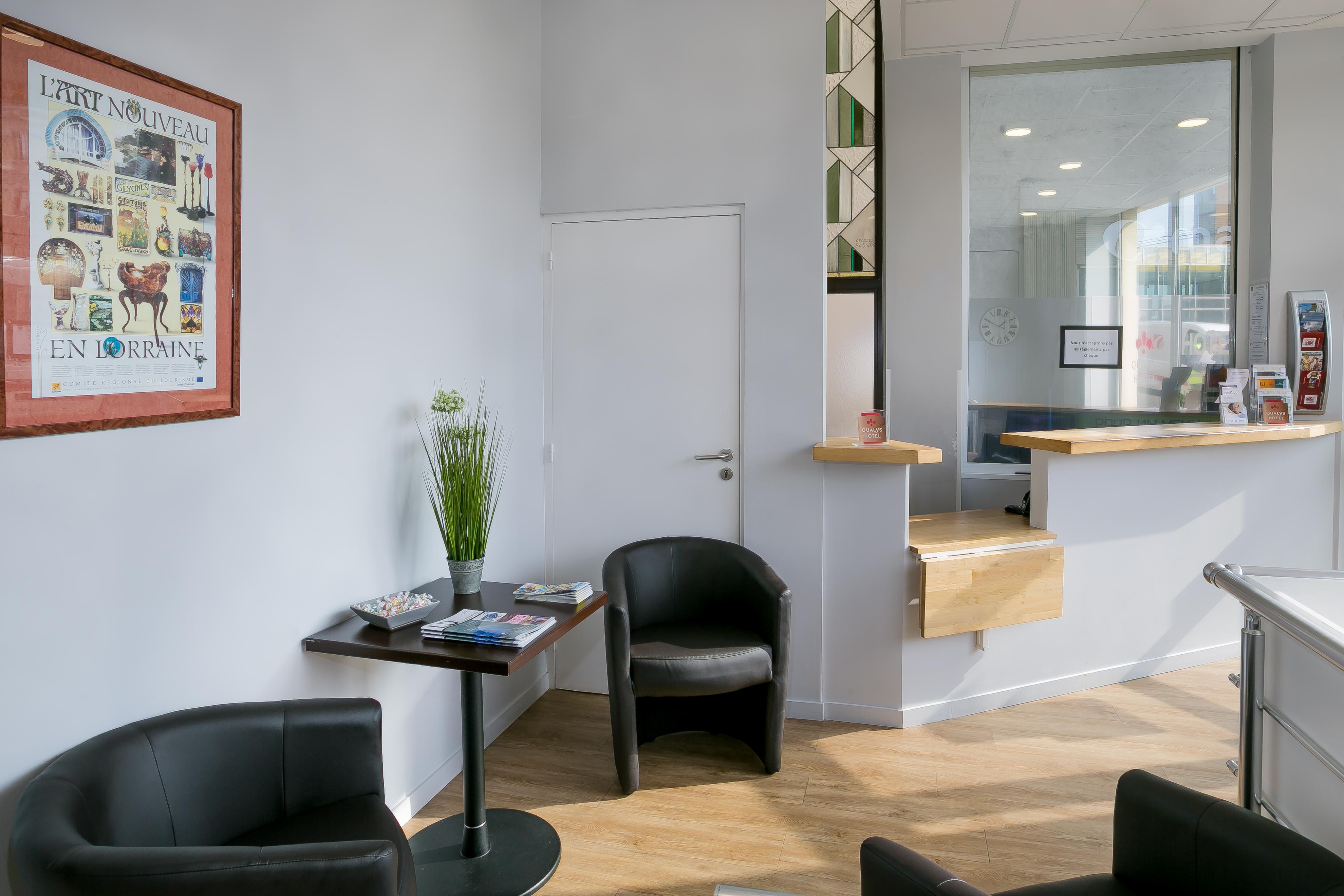 Hotel Foch Nancy Gare ภายนอก รูปภาพ