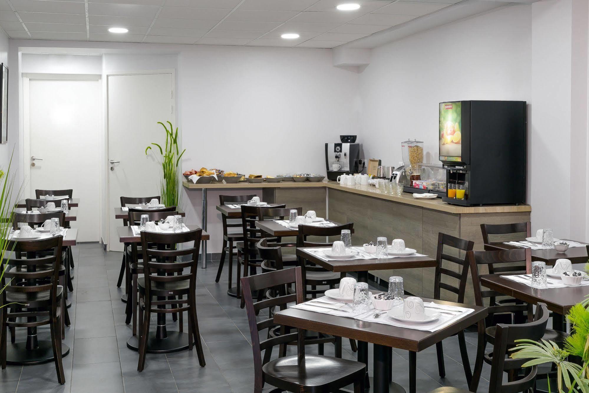 Hotel Foch Nancy Gare ภายนอก รูปภาพ
