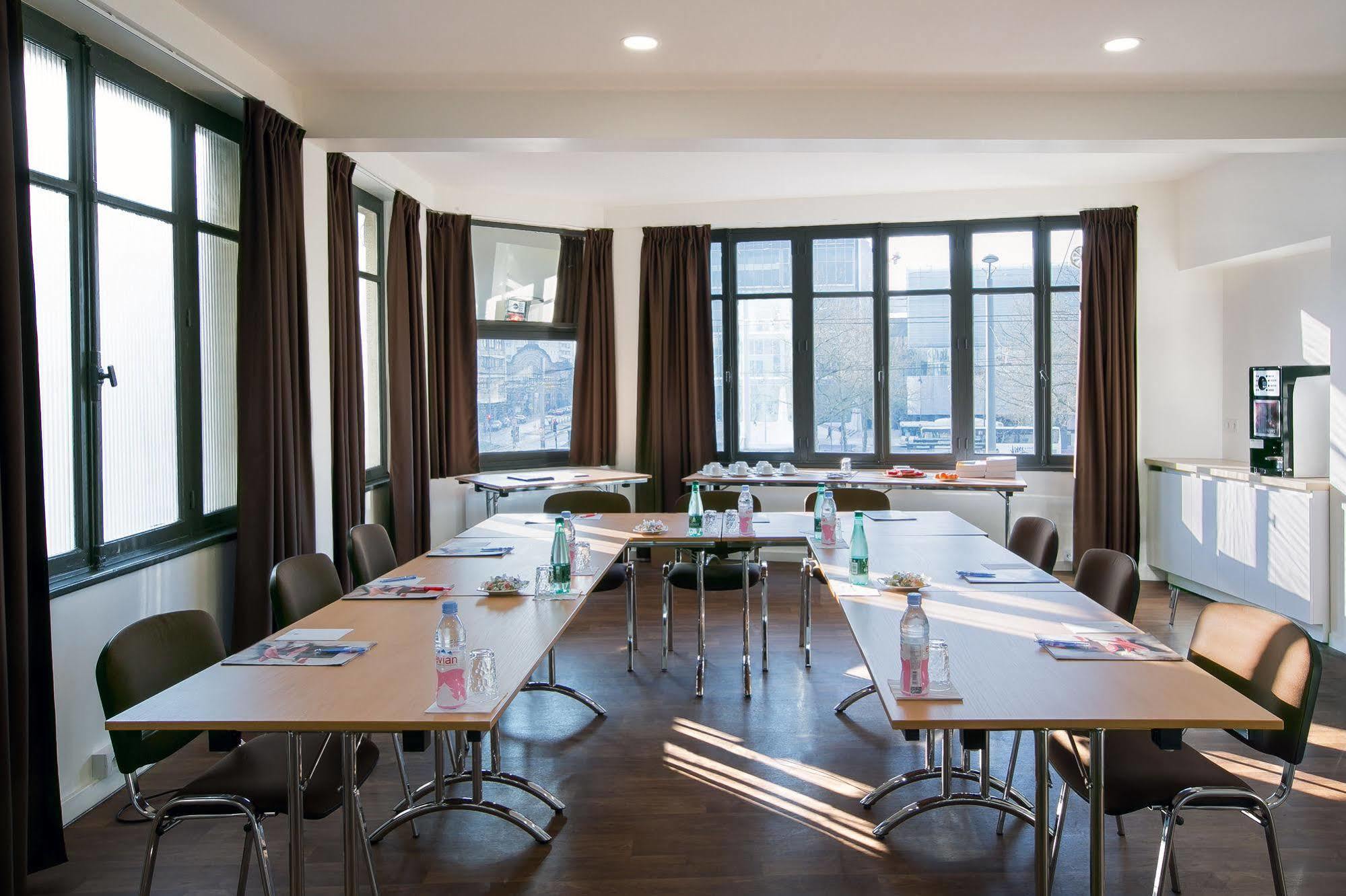 Hotel Foch Nancy Gare ภายนอก รูปภาพ